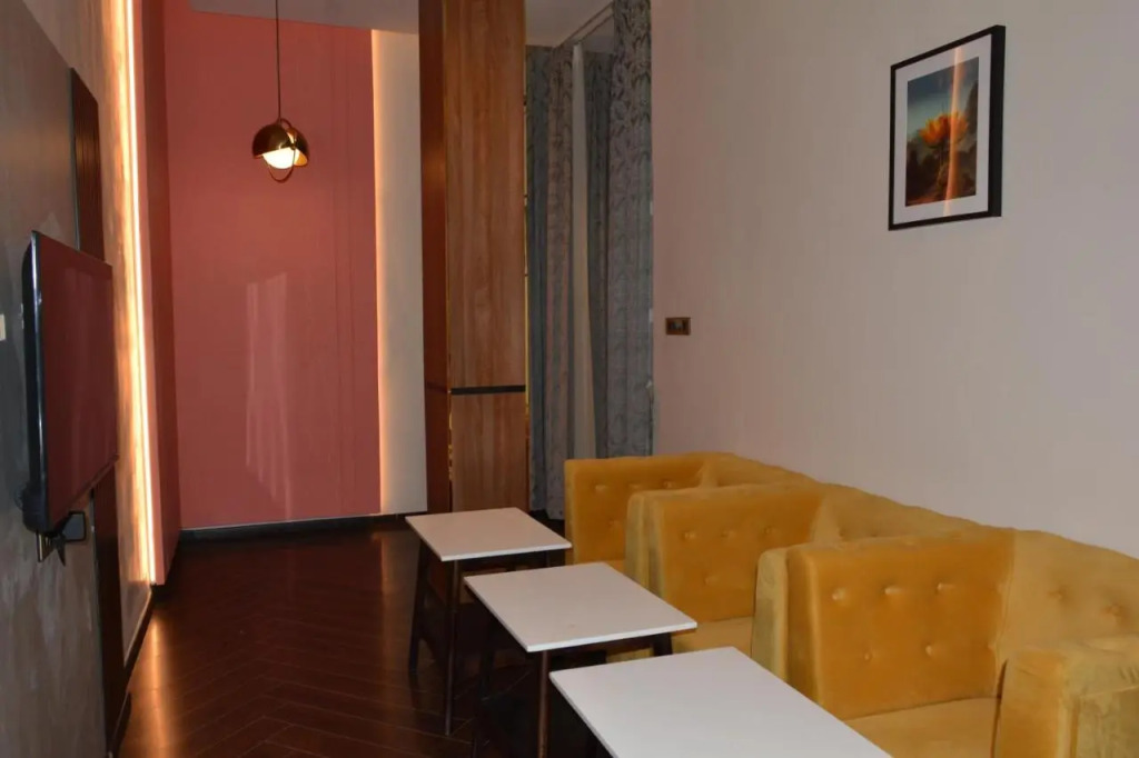 Saroja Suites