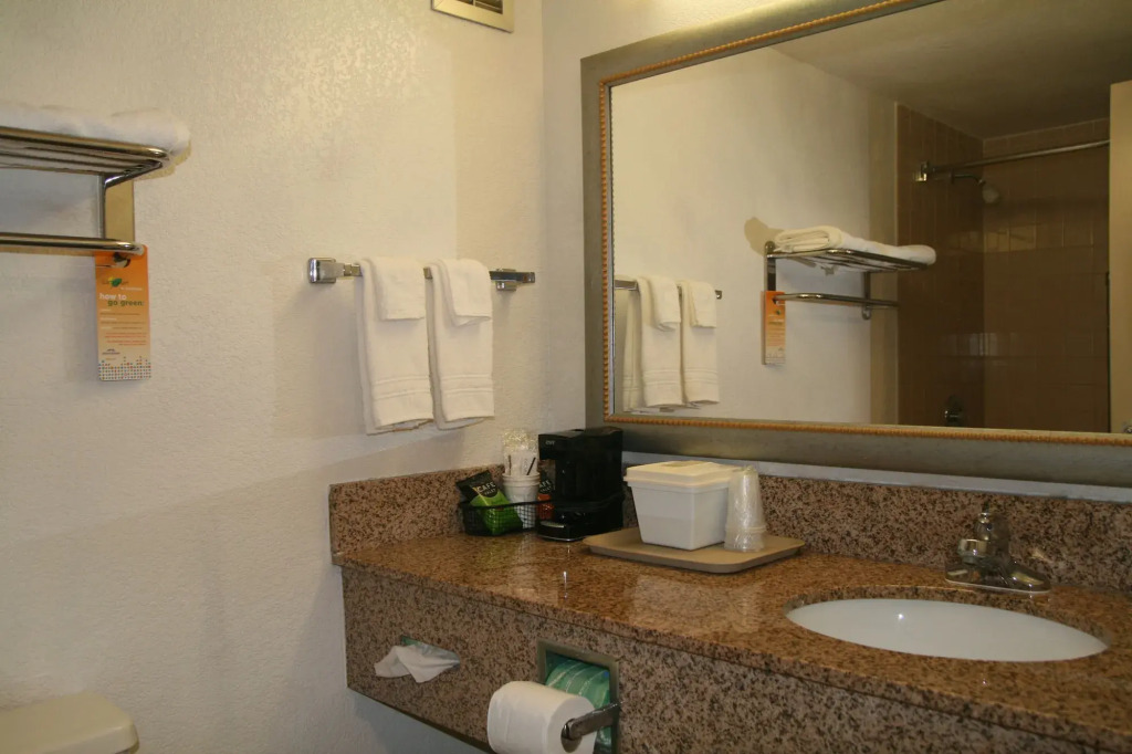 Howard Johnson by Wyndham Hattiesburg