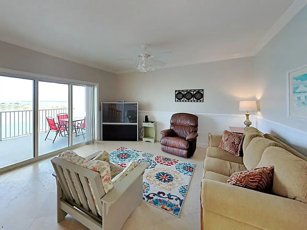 South Harbour 12E
