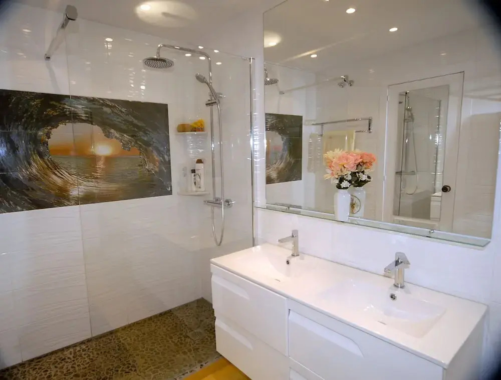 Beautiful Town House With Air Conditioning In Secure Urbanisation Internet