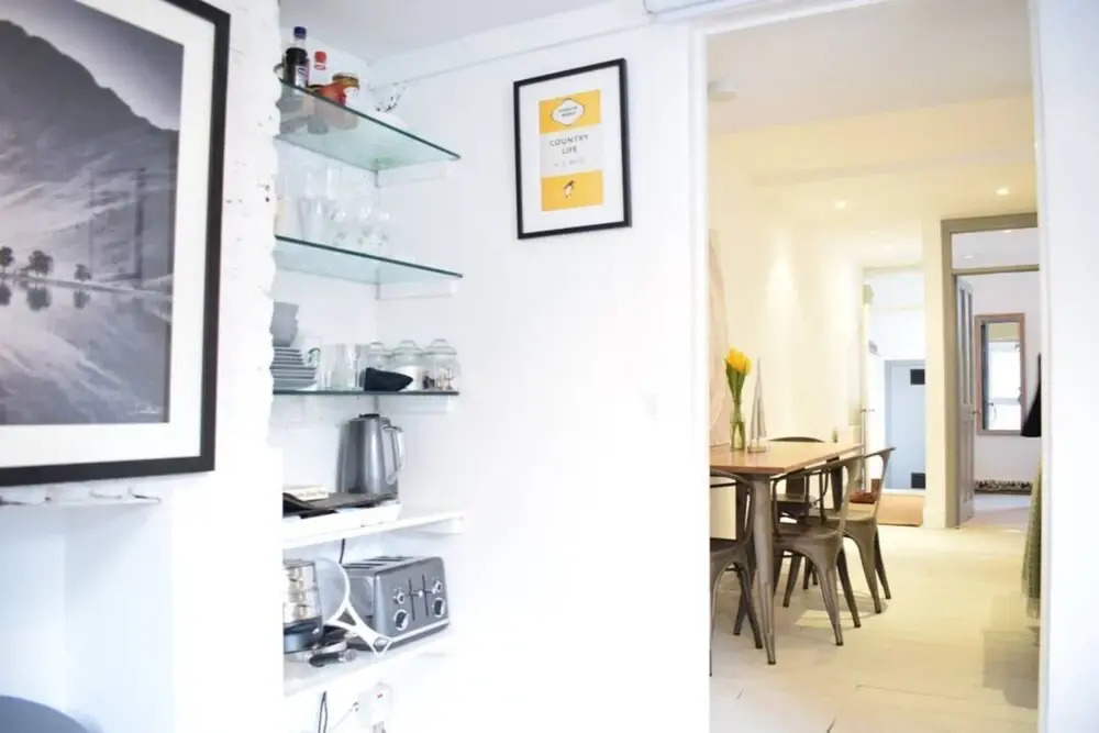 Modern 1 Bedroom Flat in Battersea With Patio