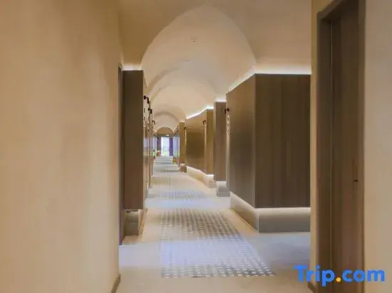 Yizhai Homestay (Luxun Former Residence Jindi Yintai City)