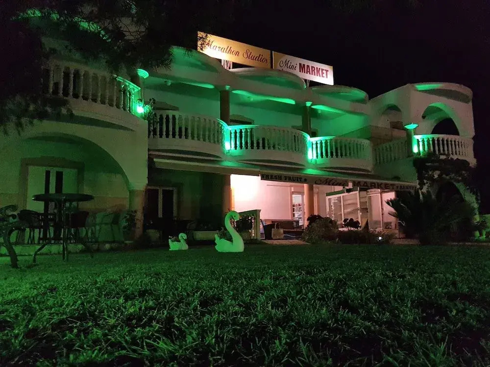 Marathon Studios & Apartments