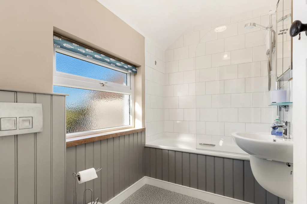 Summerhill Cottage - Log Burner, Countryside Views, near Amroth