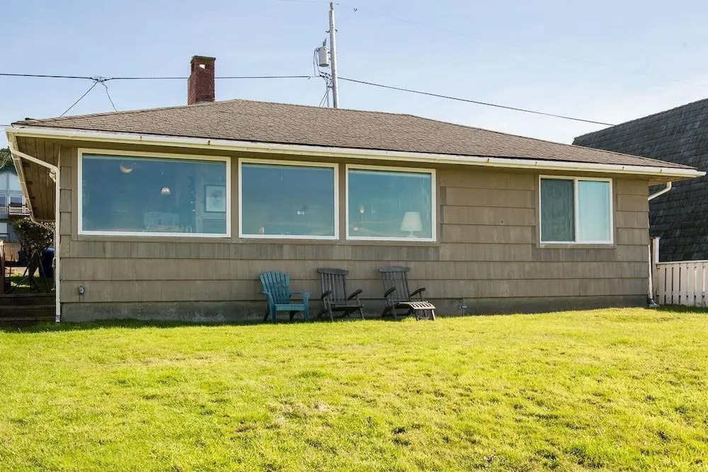 Beach Bungalow - Roads End