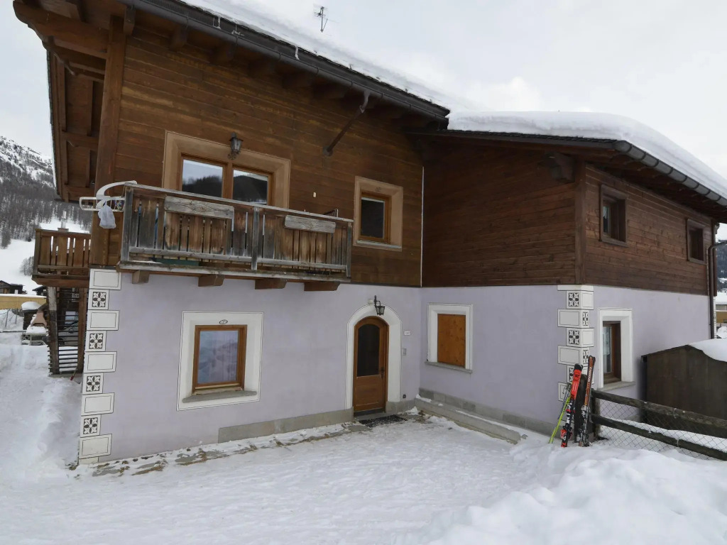 Enticing Holiday Home in Livigno near Ski Area
