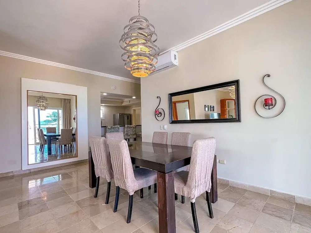 Fantastic beachfront 2 bedroom apartment