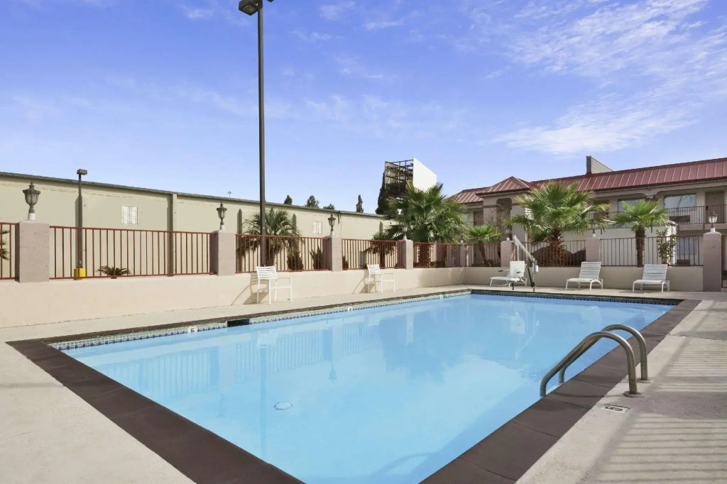 Staywell Suites