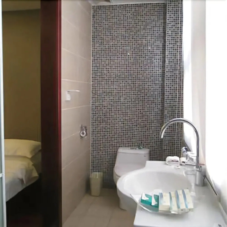 Jiangnanchun Hot Spring Resort Hotel