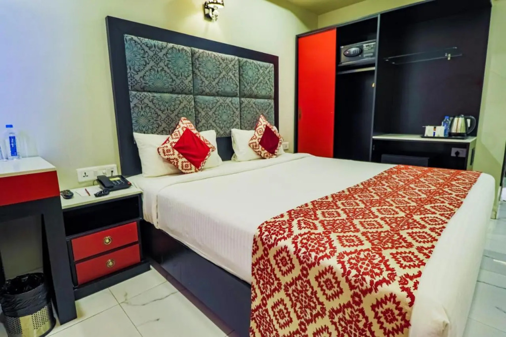 Regenta Inn Vadodara, 500m from Railway Station
