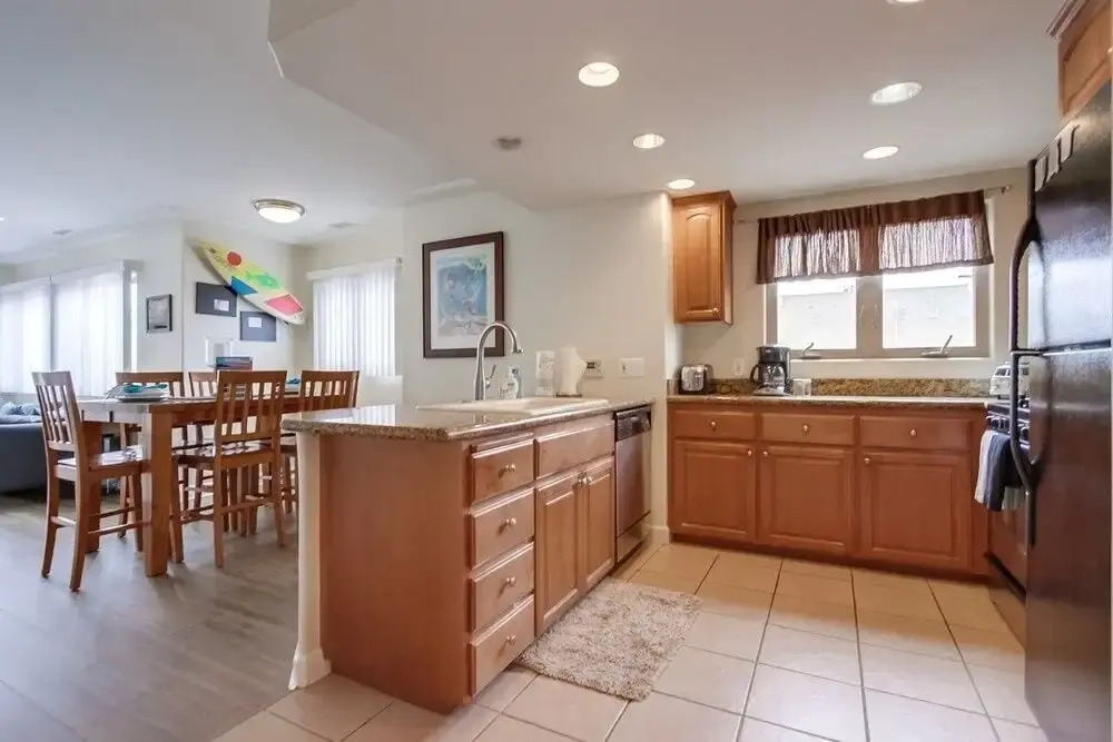 Island Breeze II 3 Bedrooms 2.5 Bathrooms Townhouse