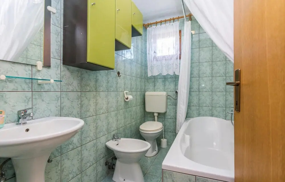 Awesome Apartment in Jasenice With 3 Bedrooms and Wifi
