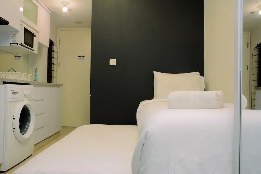 Modern and Full Parquette @ Studio Springlake Summarecon Apartment