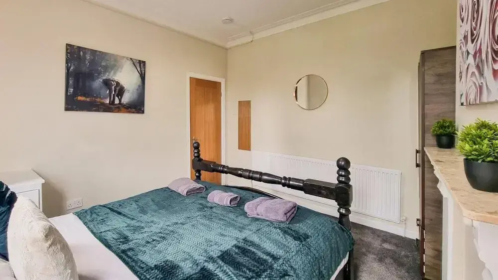 Clarence Co-Living - Private Room Self-Cater