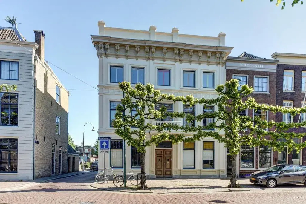 Stadshotel Steegoversloot