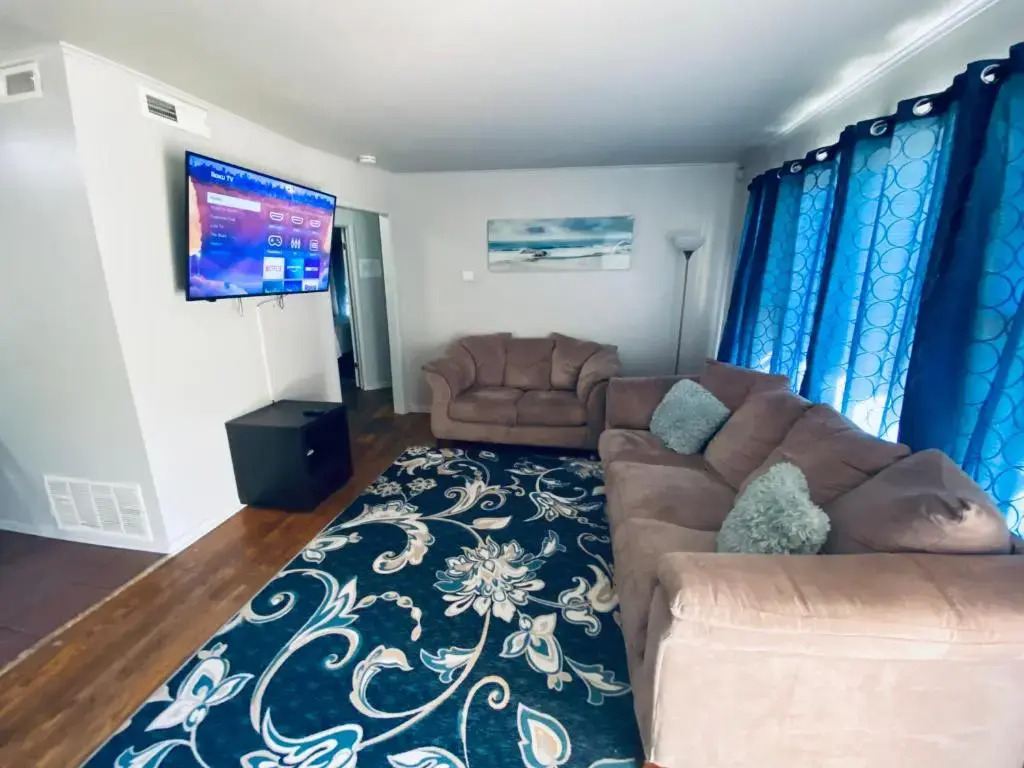 The Cozy Casa near Highway 74