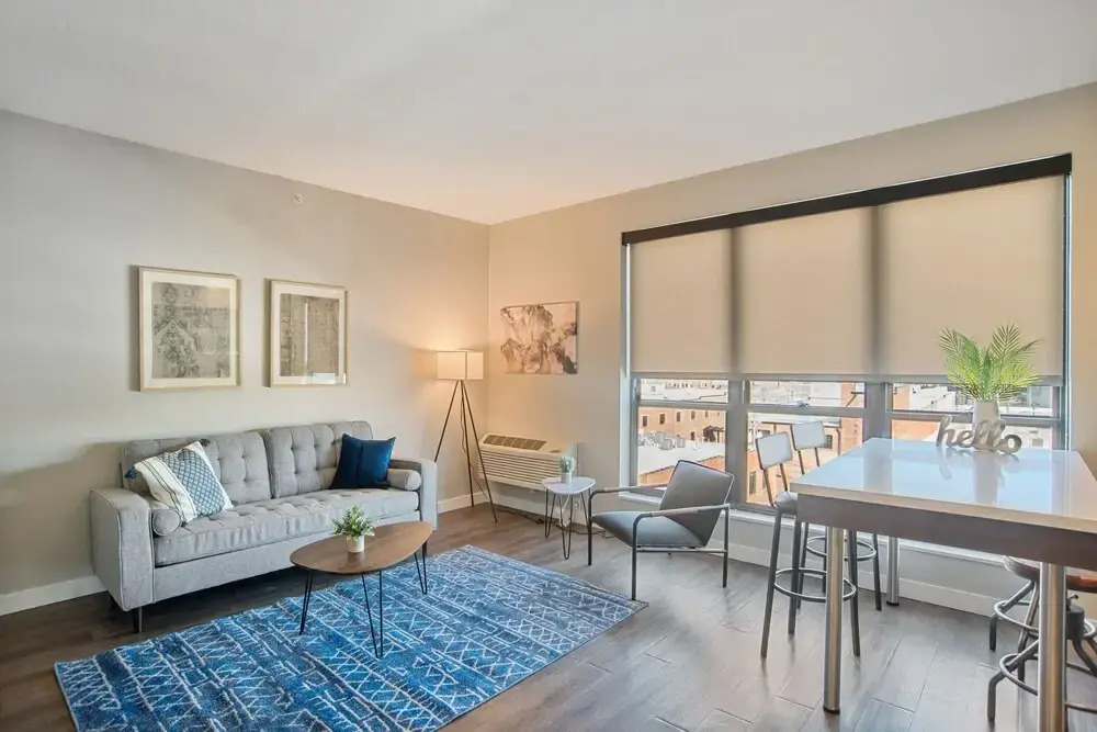 FRONTDESK Flux Apts Downtown Des Moines