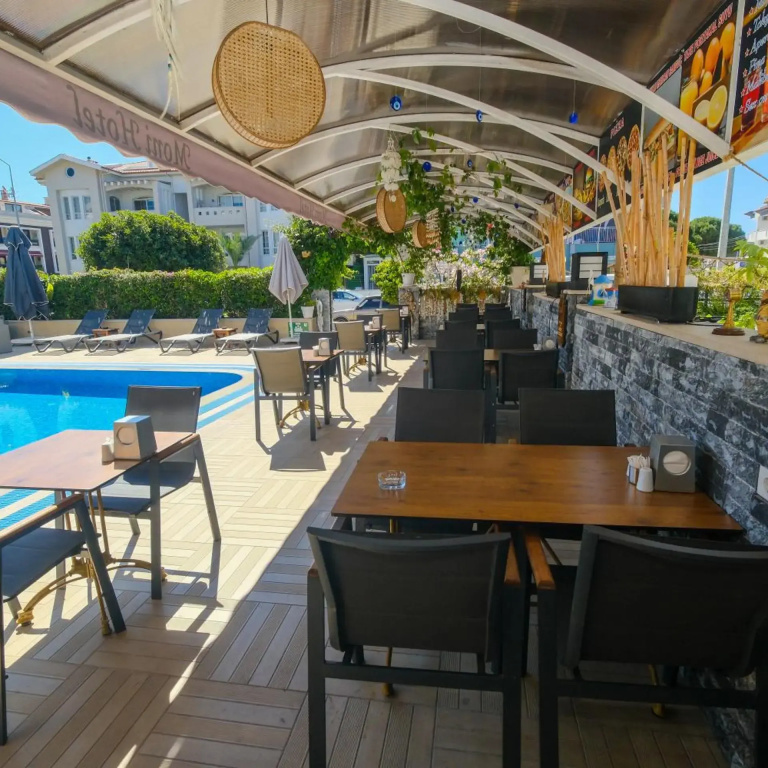 Moni Hotel