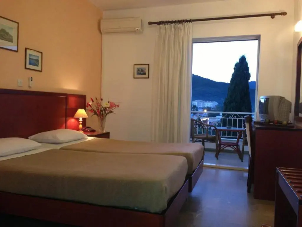 Three Stars Beach Hotel