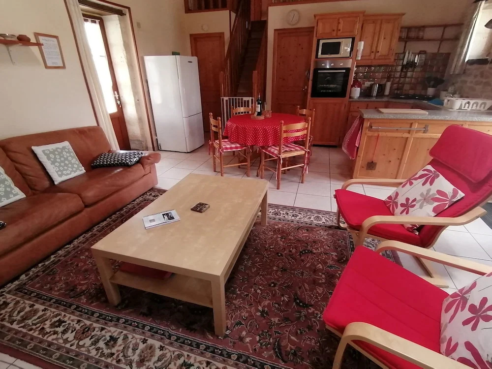 La Vieille Gorce Chambres dHôtes near Civray