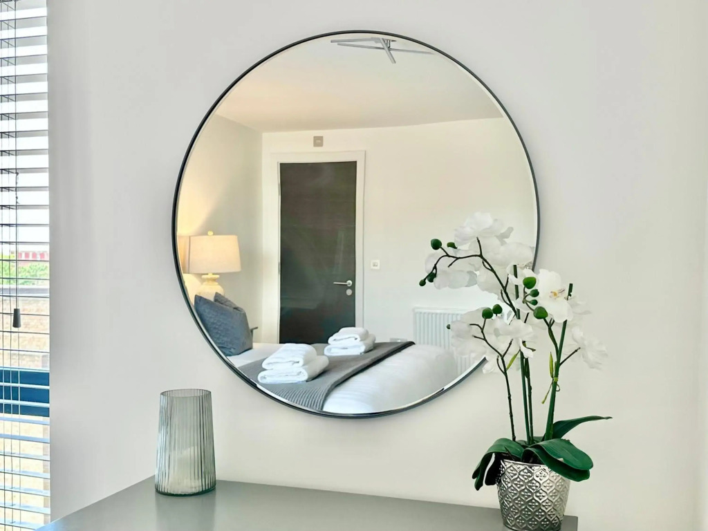Icona Luxury Apartment - Minster Views & Allocated parking