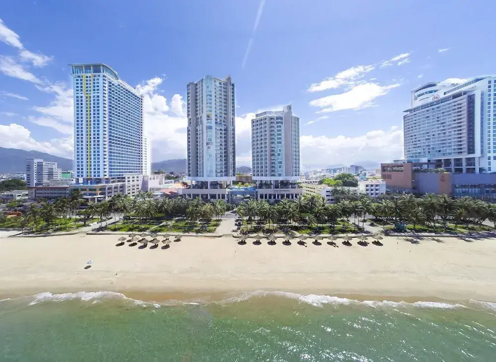 The Costa Serviced Apartment By Seaholiday