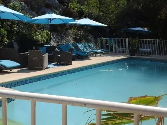Villa en Provence, Spa & piscine, pour 9 personnes- Gîtes les Estelles