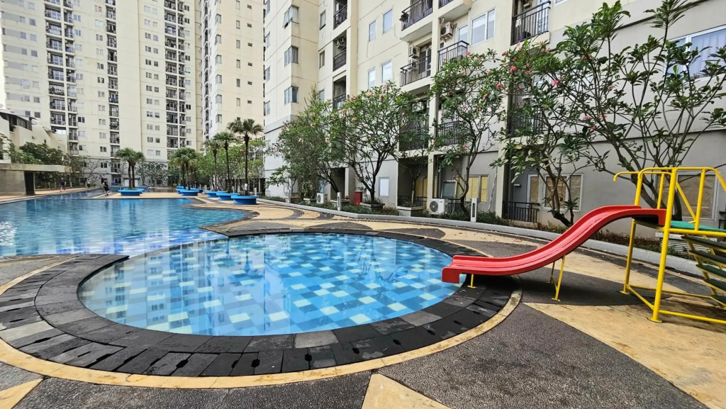 3BRs Penthouse View near JIEXPO Kemayoran Free Netflix & Amazone Prime Video