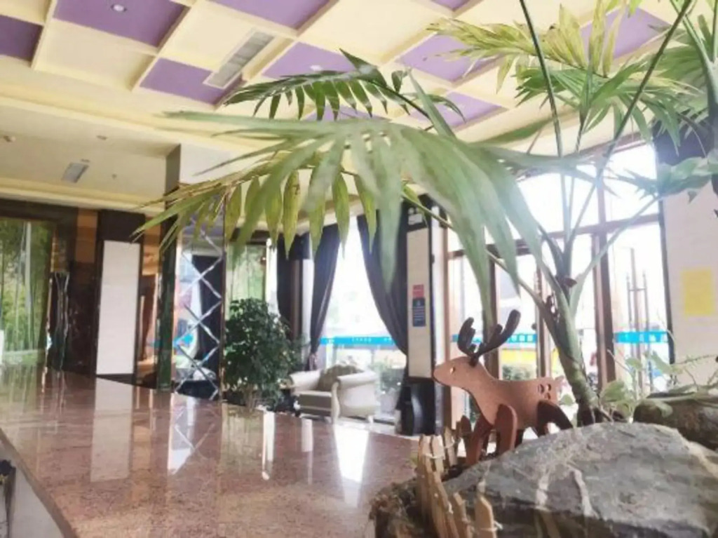 Green Rongting Hotel