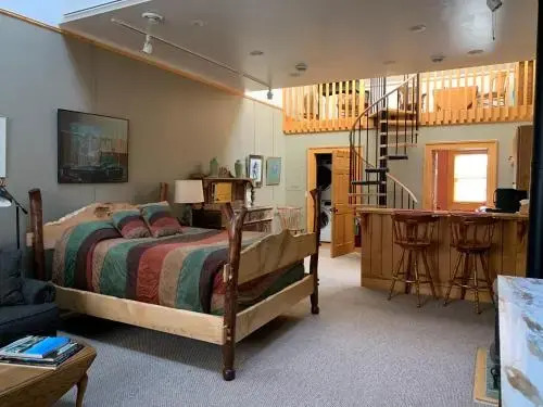 Abes Spring Street Guest House