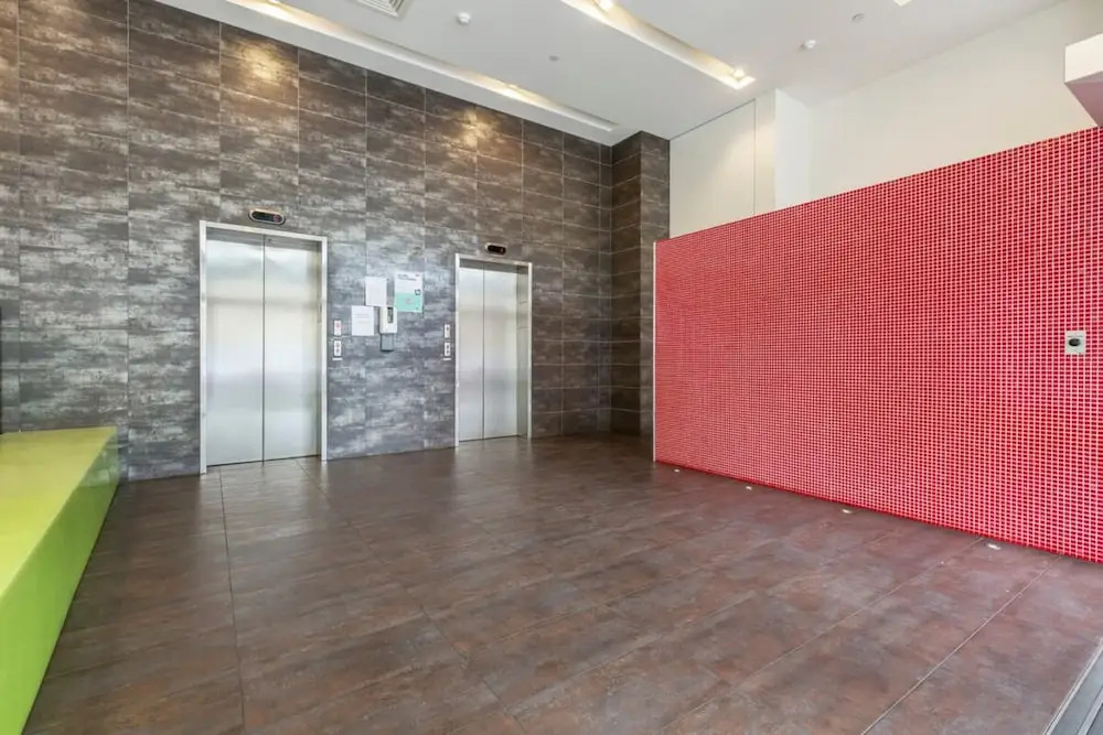 Stunning View 2-bed in Port Melbourne w/ Parking