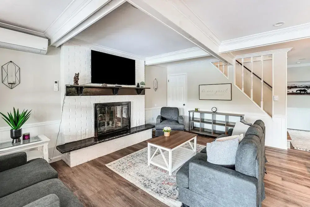 Hot Tub + Game Room! Lakefront Gem in Pocono Mtns