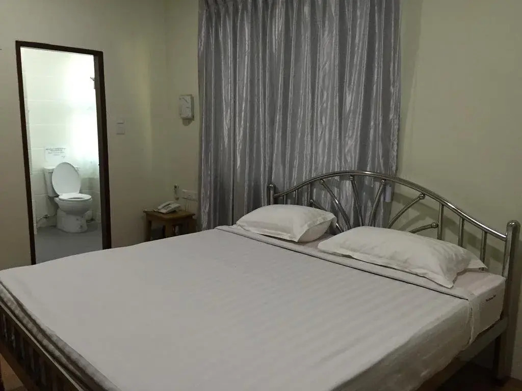 Htun Yadanar Motel