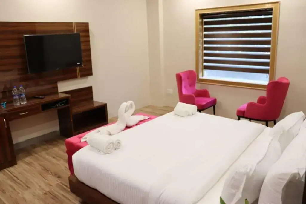 Jollywood Banquets & Resort