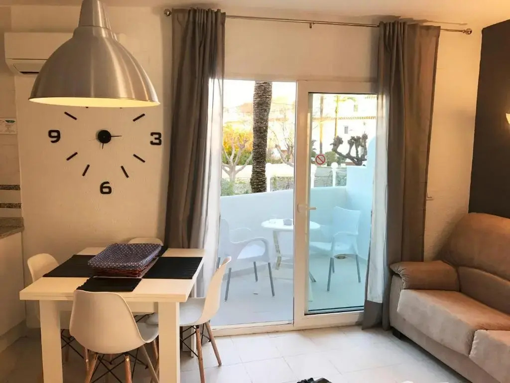 AP2116 Oasis Beach II Marineta