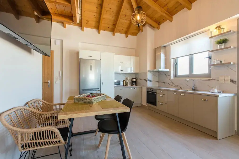 Kismet Apt - Retreat to a Stylish home