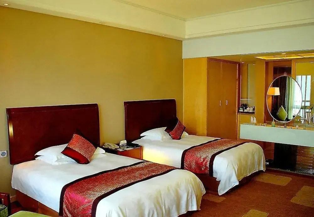 Hangzhou Linan Wonderland Hotel