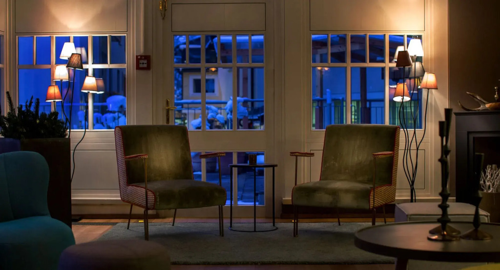 TWO TIMEZ - Boutique Hotel - with AC