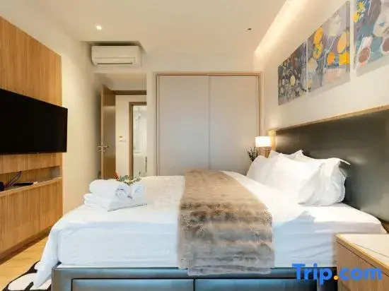 Zenity - 3 Bedrooms Apartment - Central D1
