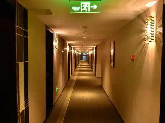 Homeinn Plus Hotel (Donghai Pedestrian Street Railway Station)