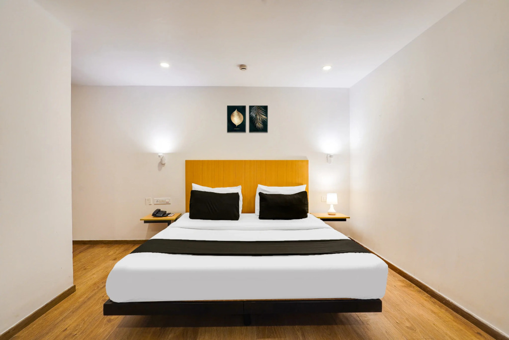 Super Oyo Townhouse Oak Spruce Hotels A2 Indiranagar