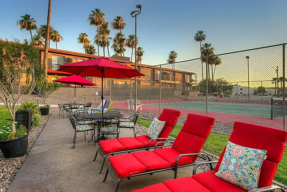 246- Fully Furnished 1BR Suite-Pet Friendly! by RedAwning