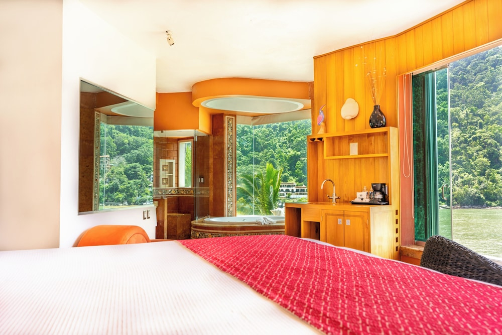 Villa Polinesia Wellness Resort