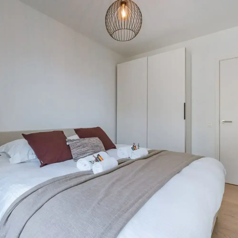 Stylish 2 Bedroom With Terrace and Parking