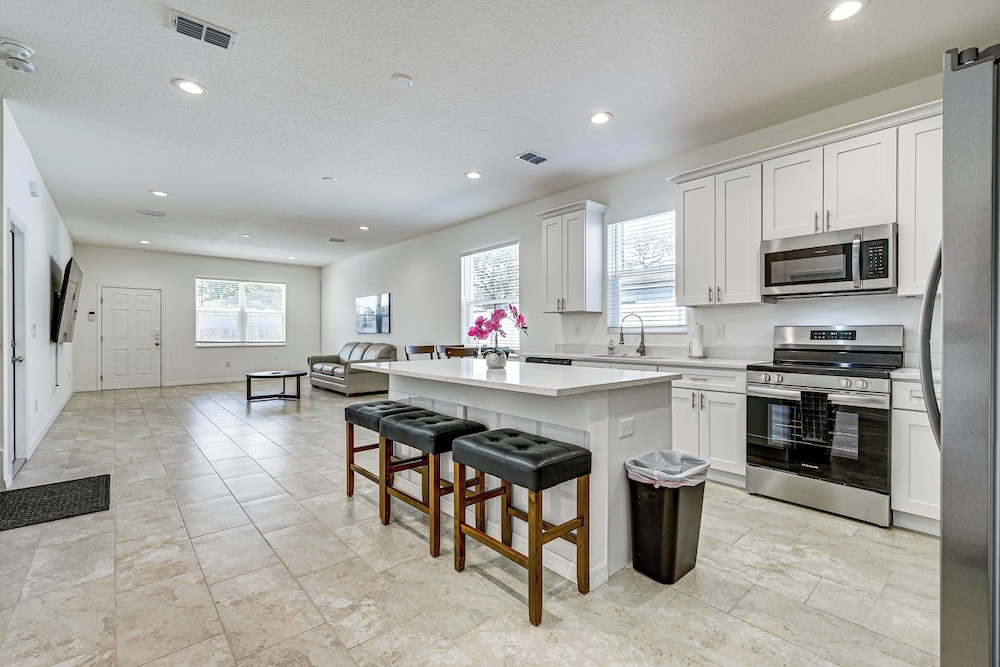 Brand New! Modern Tampa Getaway w/ Private Yard