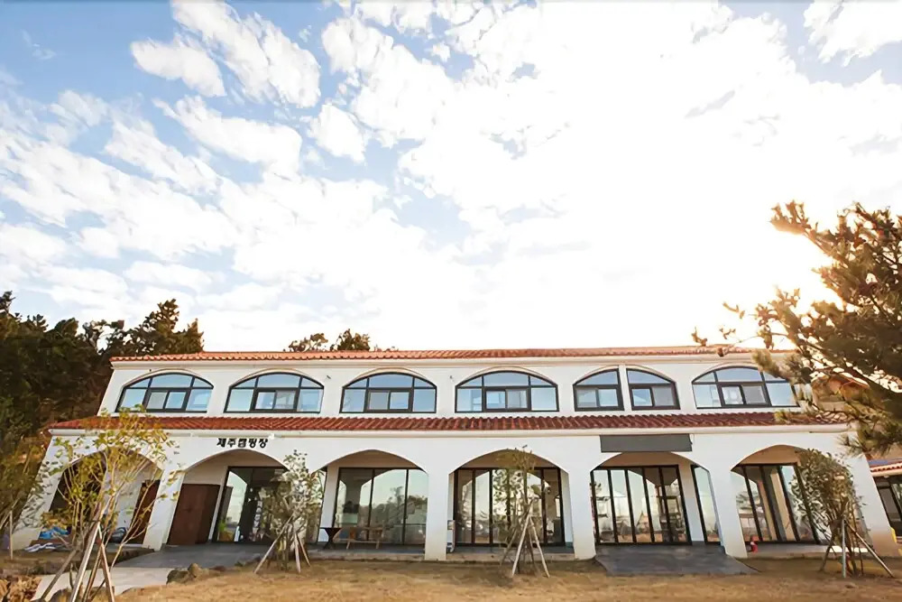 Jeju Nokume Hyuyang Pension