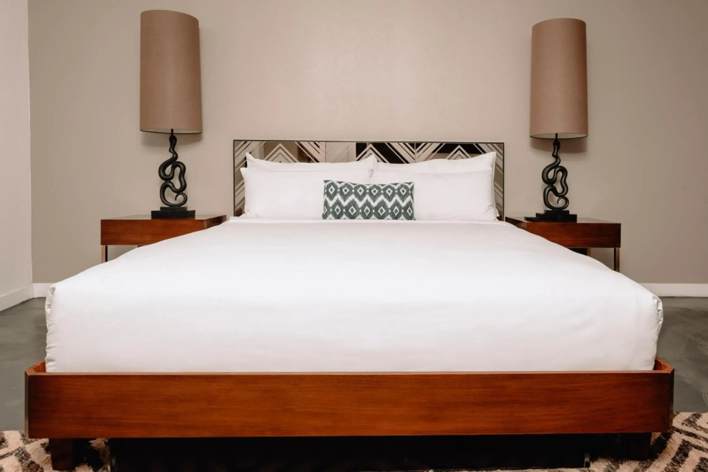 V Capri Palm Springs, a Dolce by Wyndham