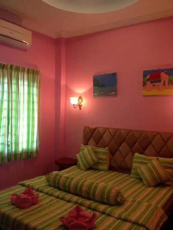 Tith Hour Guesthouse