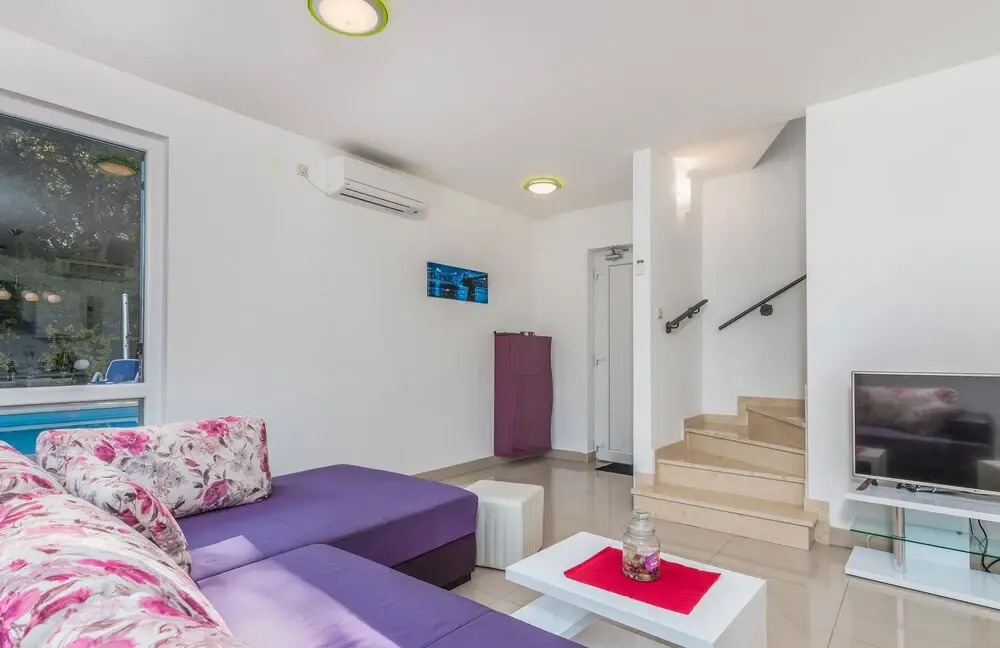 Amazing Home in Kornic With Outdoor Swimming Pool, Wifi and 6 Bedrooms