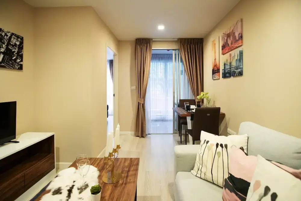 Near BK University Quiet Condo in Rama4 bkb141